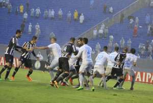 Ceará x Londrina - Colados na tabela, confronto pode valer vaga no G4