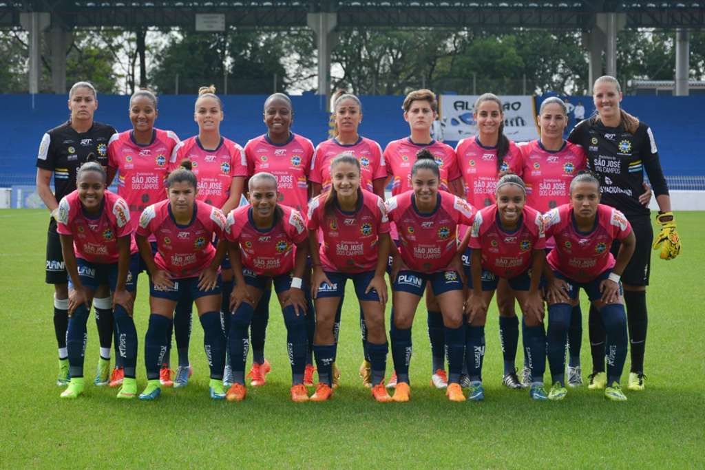 Técnica diz acreditar no trabalho da equipe e elogiou a disposição e esforço do elenco do São José - Artur Marega Filho / São José