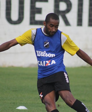 Série C: Ex-zagueiro do ABC, Maurício assina com o Guarani e já treina com o grupo