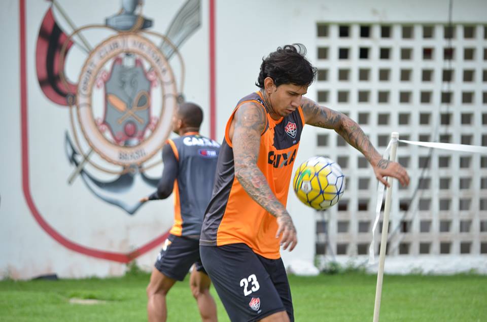 Victor Ramos pede atenção do Vitória no duelo com Botafogo