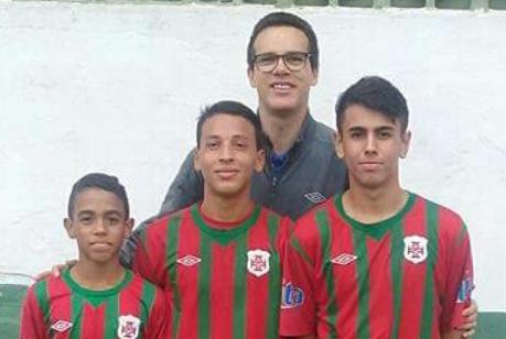 Técnico Elder Campos, com Cassiano, Gilson e Hugo - Divulgação