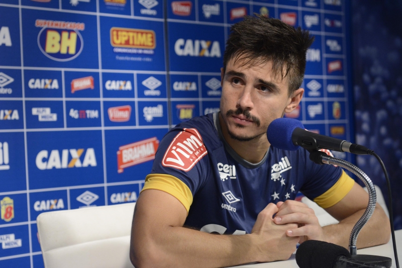 Willian admite chateação com vaias no Cruzeiro, mas descarta ironia em aplausos