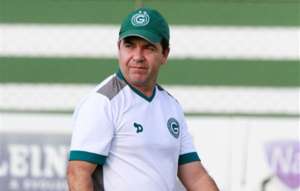 Série B: Vaiado e criticado pela imprensa, Enderson Moreira pode ser demitido do Goiás