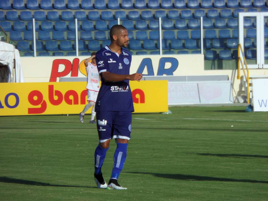 Lucas Rocha vai se despedir dos companheiros no Confiança e seguir para o Bragantino