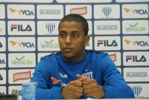 Série B: Avaí apresenta lateral-esquerdo Capa e já pensa no Joinville