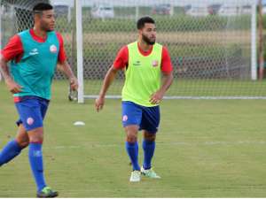 Série B: Alexandre Gallo faz mistério no time do Náutico para duelo com Paraná