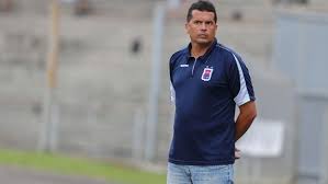 Claudinei Oliveira aguarda o departamento médico para definir o Paraná