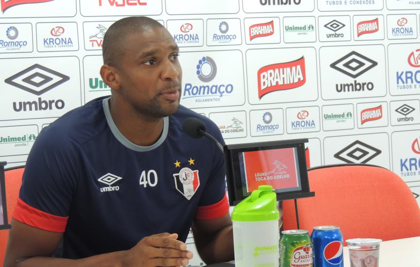 Rafael Donato comemora vitória do Joinville em clássico contra o Avaí pela Série B  - Divulgação / Joinville