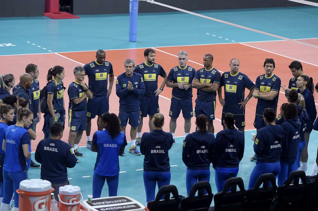 Por lesão, a central Carol é cortada da seleção feminina de vôlei - Alexandre Loureiro/Inovafoto/CBV