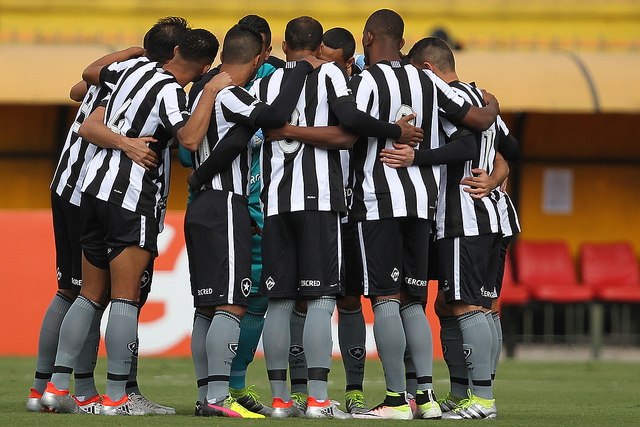 Ricardo Gomes lamenta empate sofrido no fim pelo Botafogo: ‘Difícil de engolir’