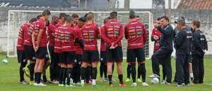 Série B: Em busca da reabilitação, Tupi fecha treino para imprensa