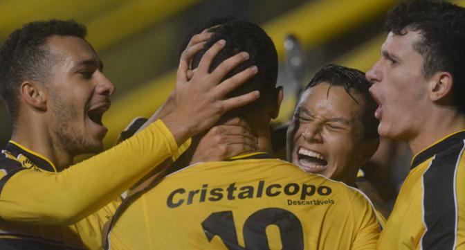 Criciúma comemorou muito terceiro gol sobre o Bahia. Foto: Caio Marcelo - Criciúma EC