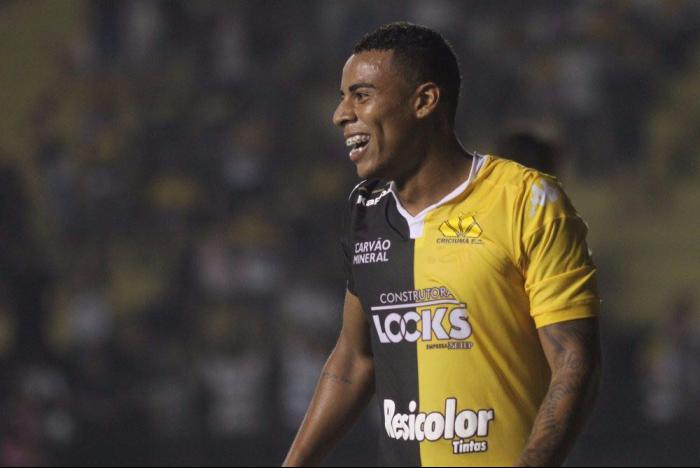 Gustavo marcou dois gols na vitória do Criciúma (Foto: Fernando Ribeiro/www.criciuma.com.br)