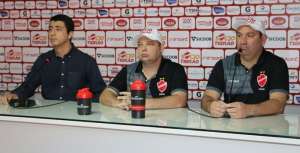 Série B: Guilherme Alves é apresentado como treinador do Vila Nova