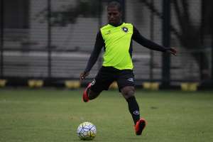 Após quatro jogos, Marquinho deixa Botafogo e acerta com Atlético-GO