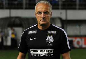 Dorival Junior minimiza peso de entrada no G4 do Brasileiro e pede Santos mais 'confiável'