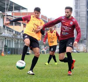Série B: Estevam Soares divulga relacionados do Tupi para encarar o Criciúma