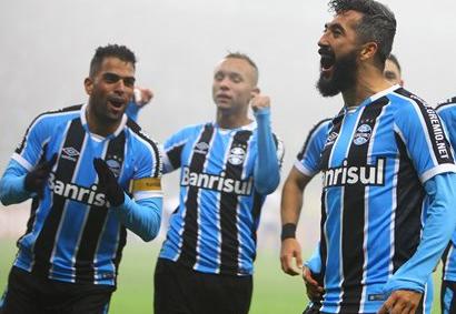 Douglas, ex-Corinthians, fez gol de Peixinho para o Grêmio