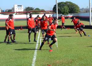 Série B: Na briga pela liderança, Marcelo Cabo mantém o Atlético-GO