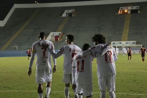 Vila Nova tenta terceira vitória seguida na Série B