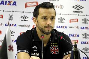 Série B: Nenê admite preocupação com retranca de adversários do Vasco