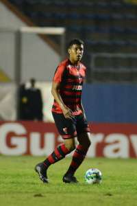 Série B: Da zaga ao ataque, Crysan ganha nova chance na carreira no Oeste