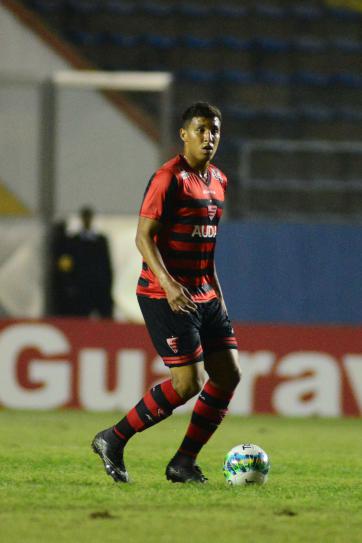 Atacante Crysan defende o Oeste / Audax na Série B (Foto: Renato Silvestre)