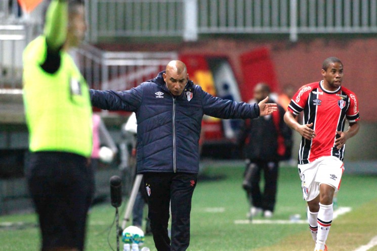 Hemerson Maria quer ver Joinville reagindo na Série B