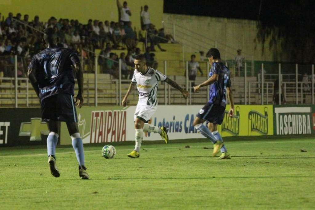 Com a vitória, o Luverdense encostou no G4 da Série B. (Foto: Pedro Coelho/Assessoria Luverdense)
