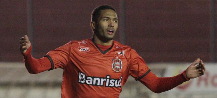 Felipe Garcia fez seu sexto gol pelo surpreendente Brasil pela Série B. Foto: Carlos Insaurriaga - Brasil - Oficial