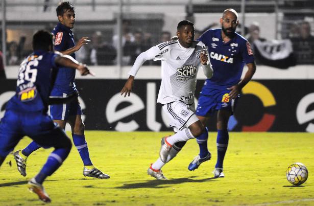Ponte Preta foi envolvida pelo Cruzeiro no Majestoso