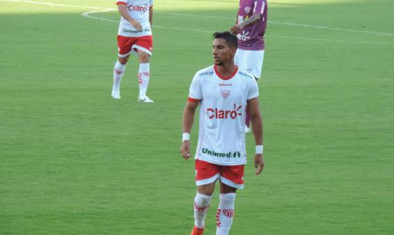 Lateral-direito Alex Reinaldo em ação com a camisa do Mogi Mirim (Foto: Divulgação / ME Assessoria) 
