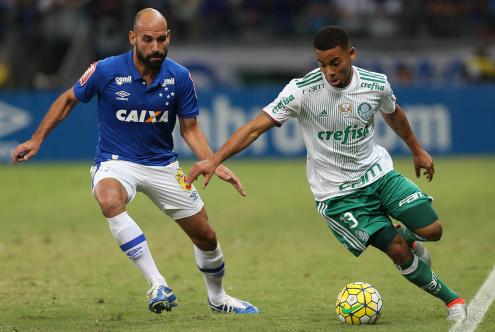 Cruzeiro foi bem na marcação e venceu o líder Palmeiras no Mineirão