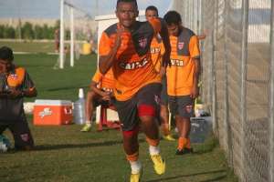 Série B: Zé Carlos finalmente aparece no BID e pode estrear no CRB