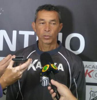 Auxiliar fixo do clube, Alberto vai comandar o Bragantino interinamente nesta terça