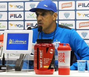 Silas quer aproveitar bom retrospecto em campo 