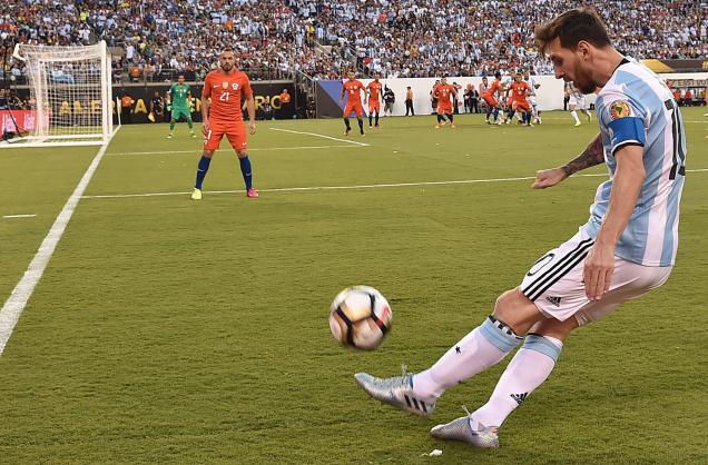 Escanteado pela AFA - Associação Futebol Argentina - Messi não quer mais defender a Seleção