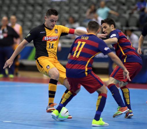 Partida entre Magnus Futsal e Barcelona foi emocionante 