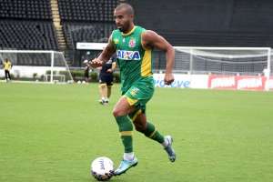 Série B: De fora contra o Paraná, Júlio César espera ajudar o Vasco contra o Avaí