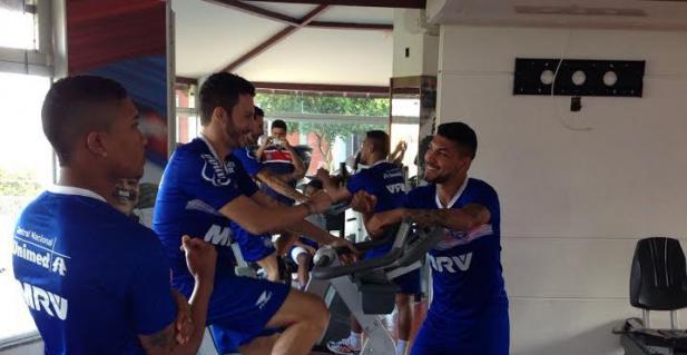 Gustavo fala sobre sua evolução e espera estar à disposição no Bahia no segundo turno (Foto: Divulgação / EC Bahia)