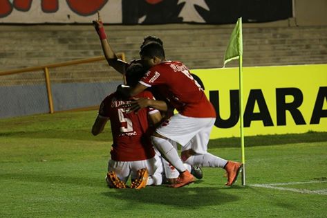 Vila Nova vence e afunda o Tupi na tabela de classificação