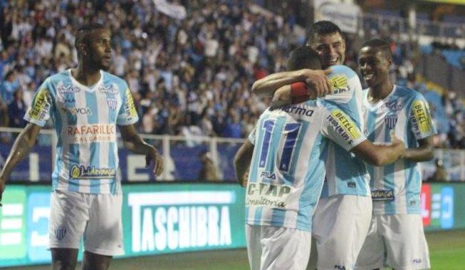 William perdeu um pênalti, mas foi importante na segunda vitória seguida do Avaí. Foto: Frederico Tadeu. Avaí FC