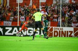 Seleção FI da Série B com técnico que deu nó no Vasco e três zagueiros de ponta