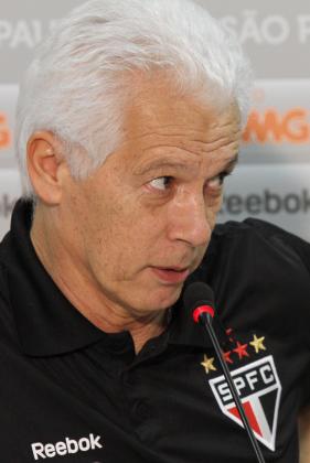 Emerson Leão: goleiro consagrado e técnico campeão brasileiro