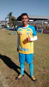 Série B: Juninho treina entre os profissionais do Avaí e agrada comissão técnica