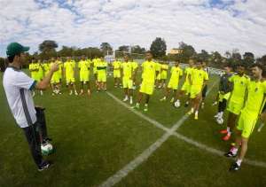 Série B: Léo Condé trabalha firme com o Goiás para o clássico no Serra