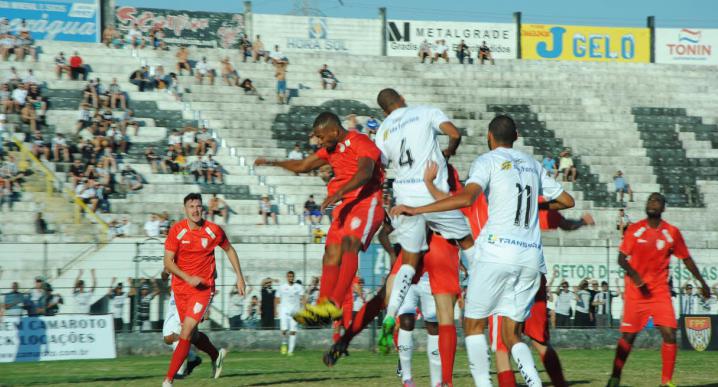 Comercial venceu o Batatais com outro gol de Totô. Manteve os 100% e a liderança do Grupo 2 - Foto: Rafael Alves/Comercial FC