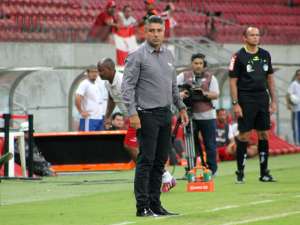 Série B: Alexandre Gallo acende 'sinal de alerta' e Náutico sofre com lesões