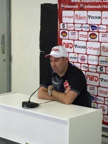 Guilherme Alves analisou alguns jogadores do elenco e o futebol do Vila Nova (Foto: Pedro Henrique Rabelo)