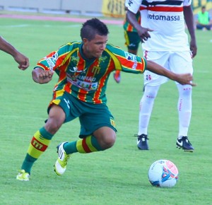 Série C: Em meio a reformulação, River mira Cleitinho, do Sampaio Corrêa